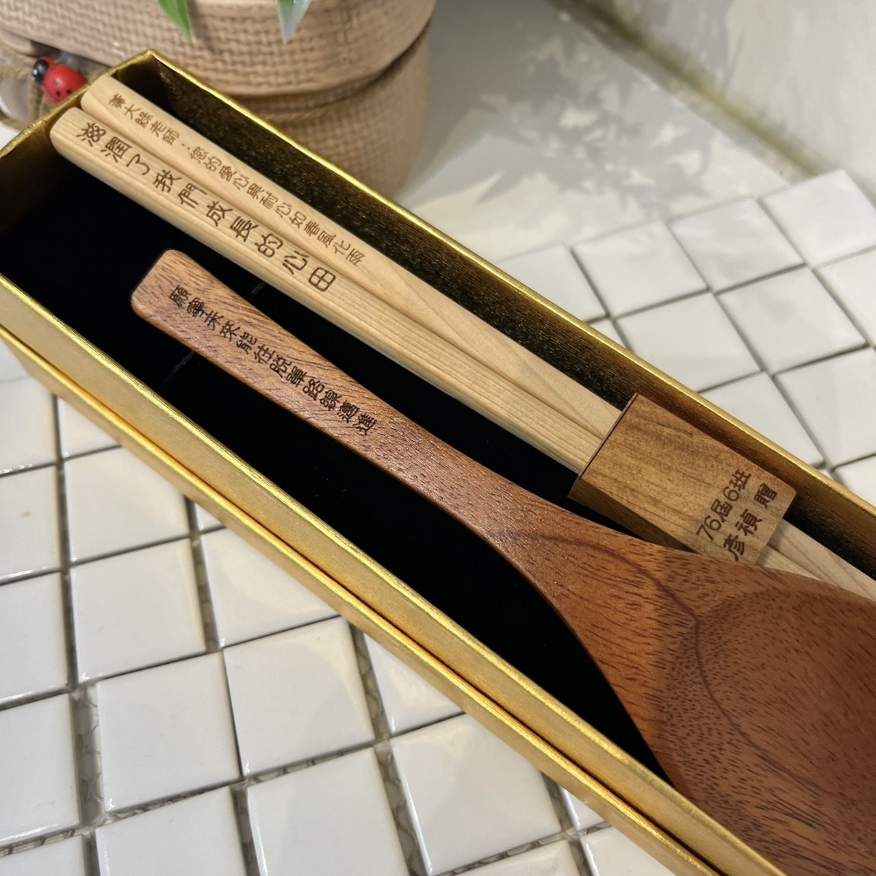 原木環保筷組雕刻